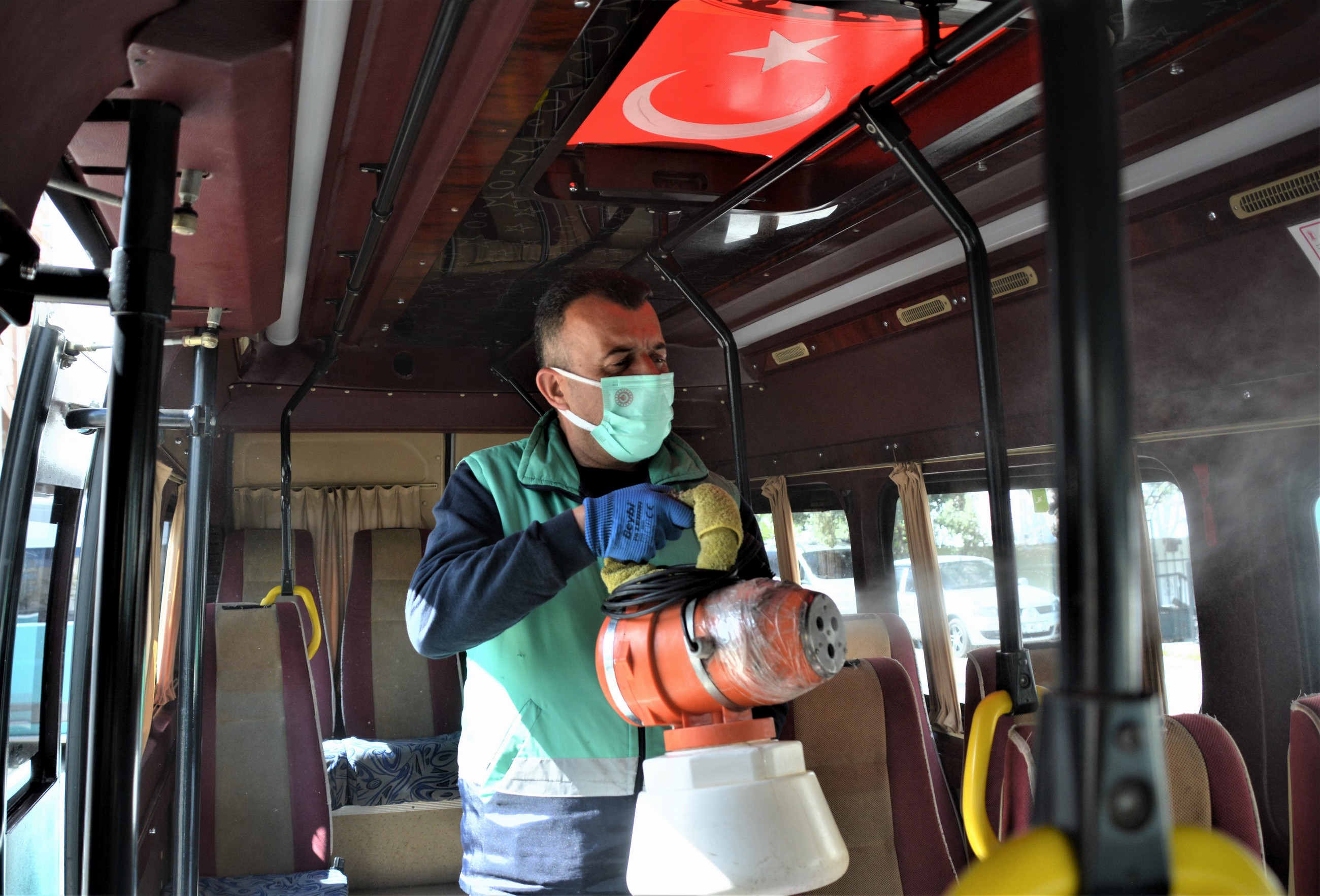 İzmir Aliağa'da dezenfekte çalışmaları sürüyor