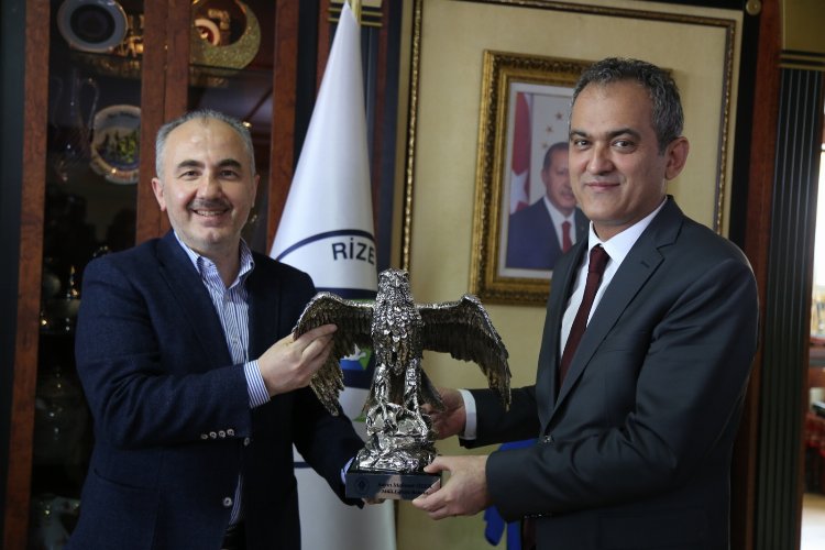 Bakan Özer'den Rize'ye ziyaret 