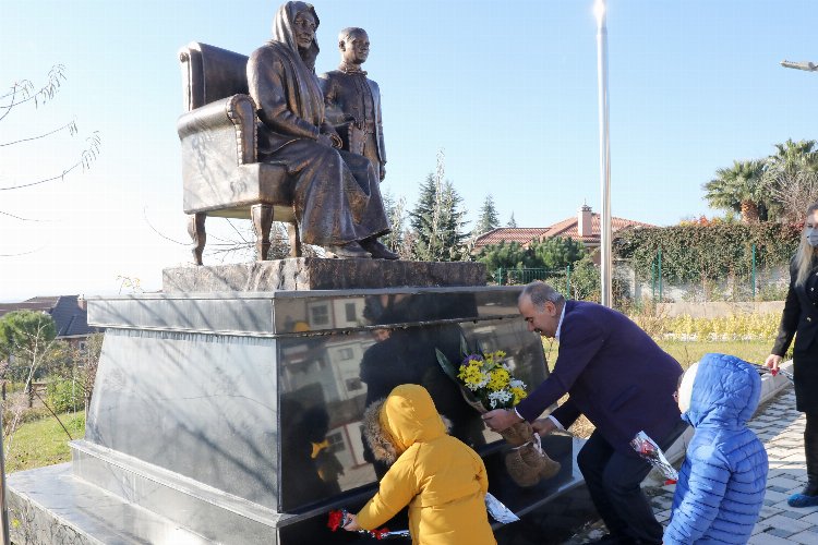Bursa Mudanya'da Zübeyde Hanım'a öğrencilerinden anma