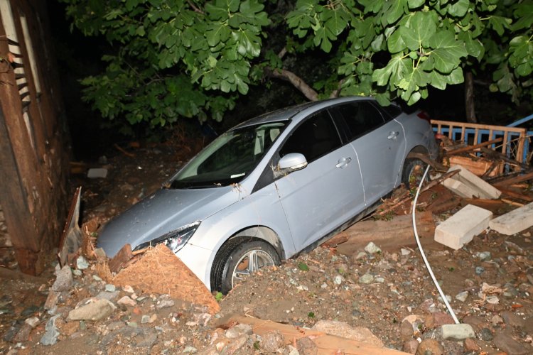 Bursa Orhangazi'de selin yaralarına anında müdahale