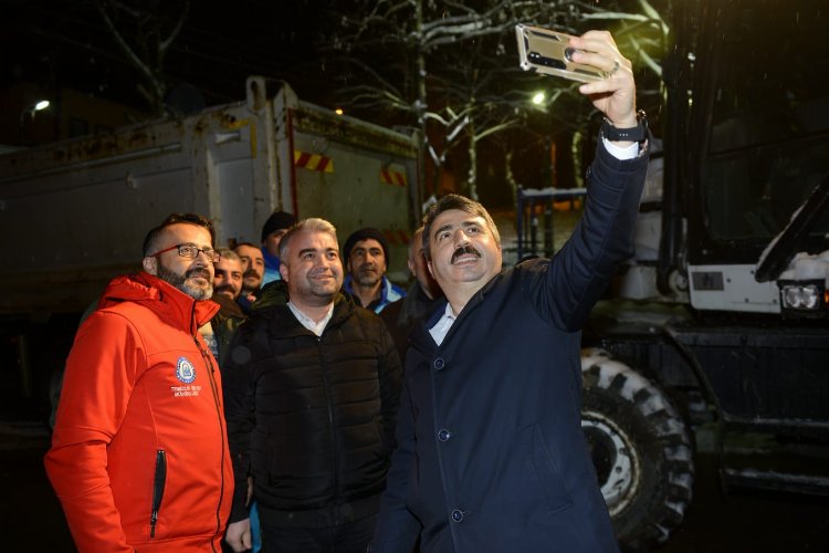 Bursa Yıldırım'da Başkan Yılmaz'dan 'Tatlı' kar mesaisi 