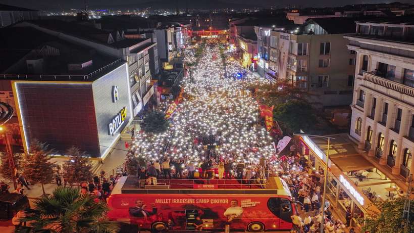 CHP Genel Başkanı Özgür Özel: “CUMHURİYET SAVCILARI, ADINIZI HAK EDİN”