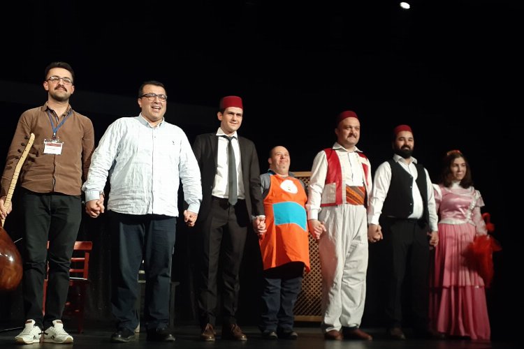 Dünya Tiyatro Günü'nde gençler 'perde' dedi 