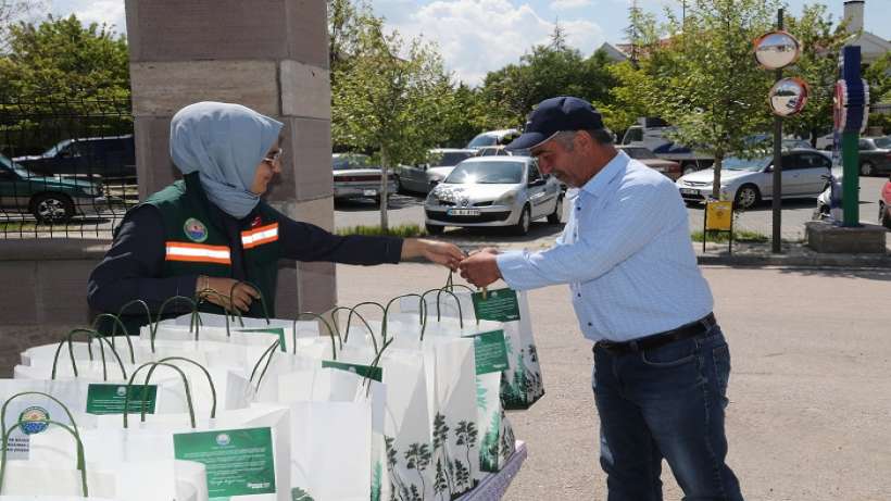 Gölbaşında organik fideler toprakla buluşuyor