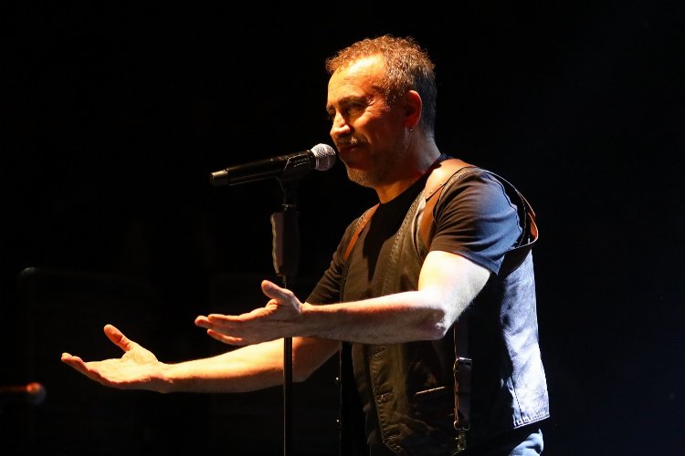 Haluk Levent Gaziantep'te hayranlarıyla buluştu 