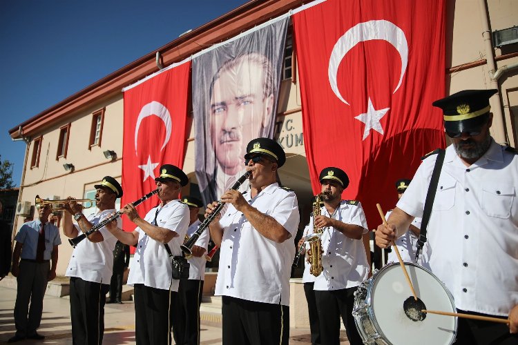 İzmir Bergama'da kurtuluş coşkusu