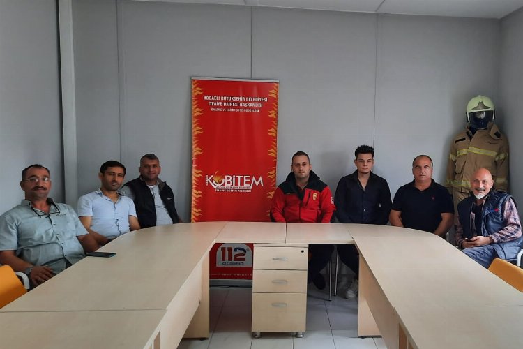 Kocaeli'de itfaiyecilere asansörden kurtarma eğitimi