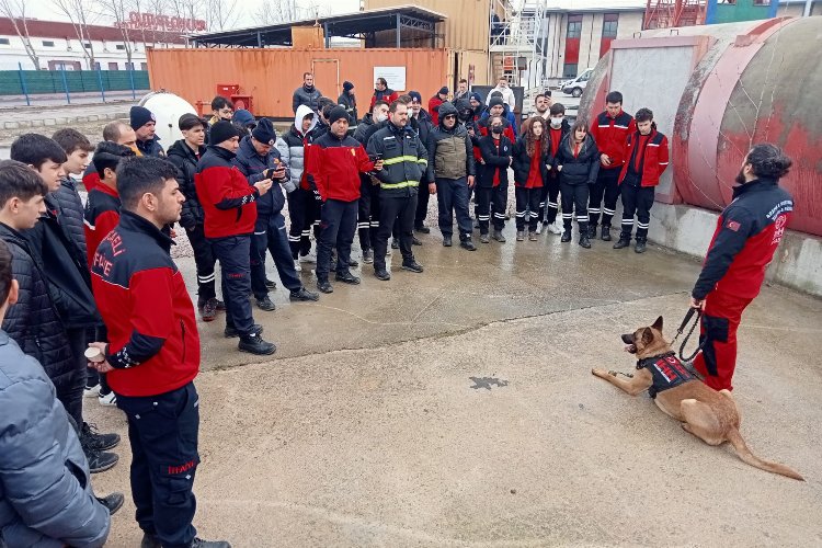 Kocaeli İtfaiyesi'nin yeni personeline MEB onaylı meslek eğitimi