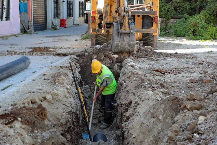 Kütahya'da yağmur suyu hattı çalışmalarına devam