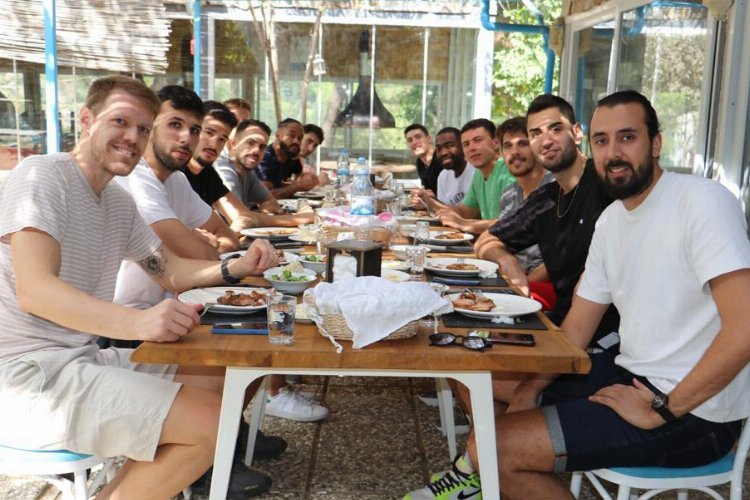 Manisa Basketbol A Takımı'nın barbekü keyfi