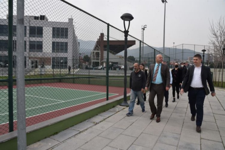 Manisa'da tenis kortları sezona hazır 