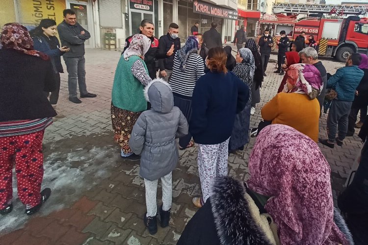 Niğde’de mobilya mağazasında yangın çıktı