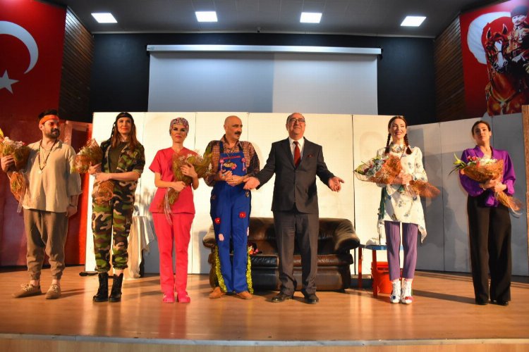 'Seni Gidi Beni' oyunu kahkahaya boğdu 