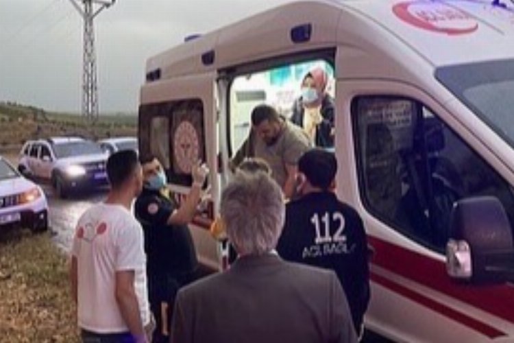 Adıyaman'da çekiciyle minibüs çarpıştı: 3 yaralı