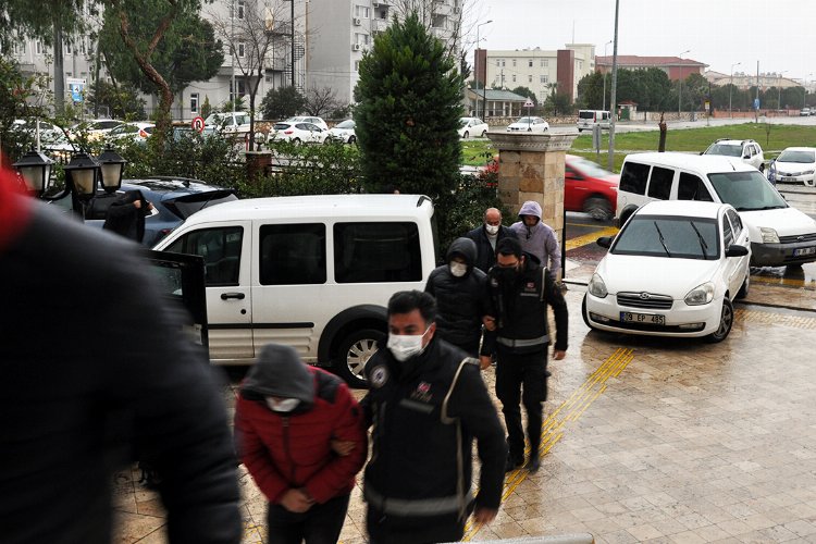 Aydın Didim'de oto dolandırıcılarına tutuklama