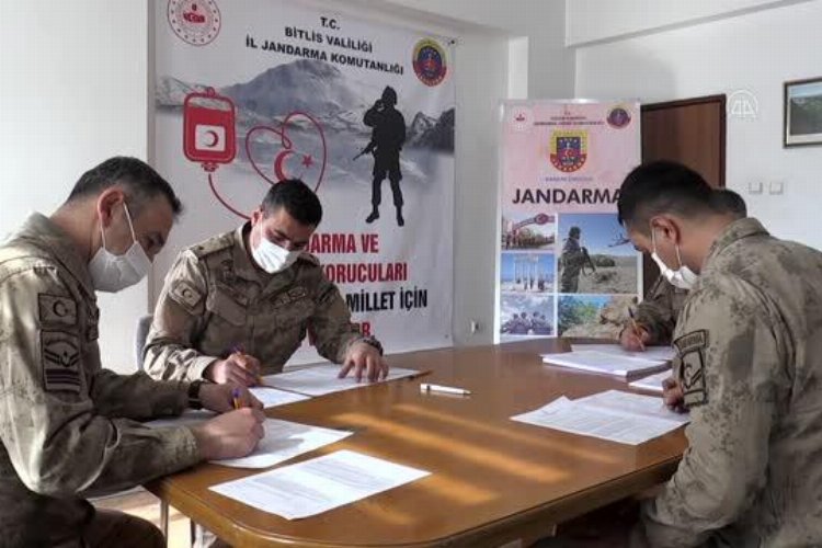 Bitlis'te Jandarma'dan kan bağışına destek