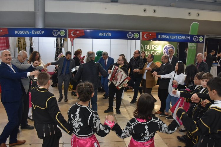 Bursa'da coşkulu hemşehri bayramlaşması