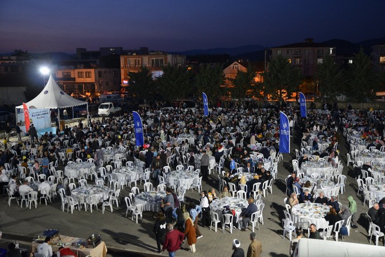 Bursa'da iftar sofrası İznik'te kuruldu