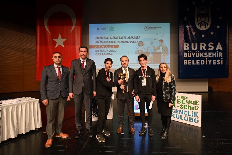 Bursa'da münazarada şampiyon belli oldu 