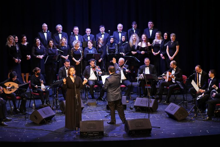 Bursa'da Öğrenci Korosu'ndan TSM gecesi 