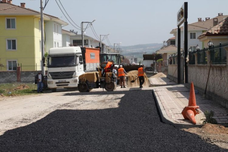 Bursa İnegöl'de 8 sokakta 4 km yol yenileniyor