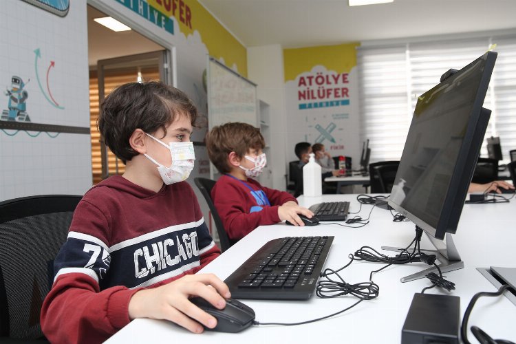 Bursa Nilüfer'de çocuklar atölyelerde