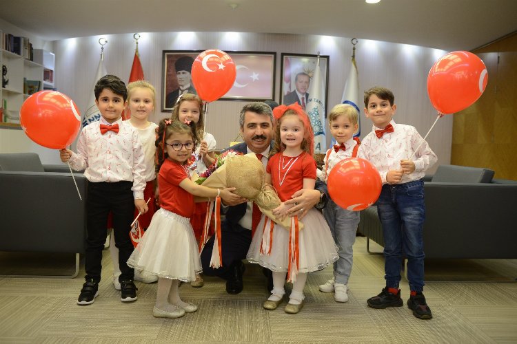 Bursa Yıldırım 23 Nisan'da makam çocukların 