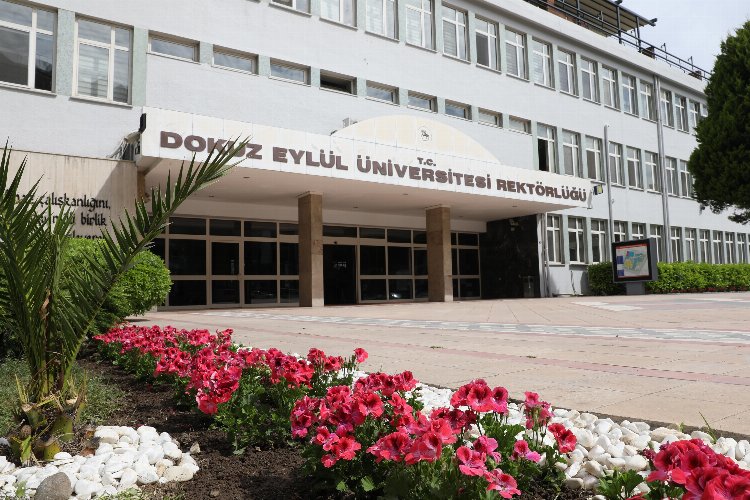 DEÜ 11 kategoride ilk 500'de 