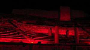 Didim Milet Antik Kenti kırmızıya boyandı