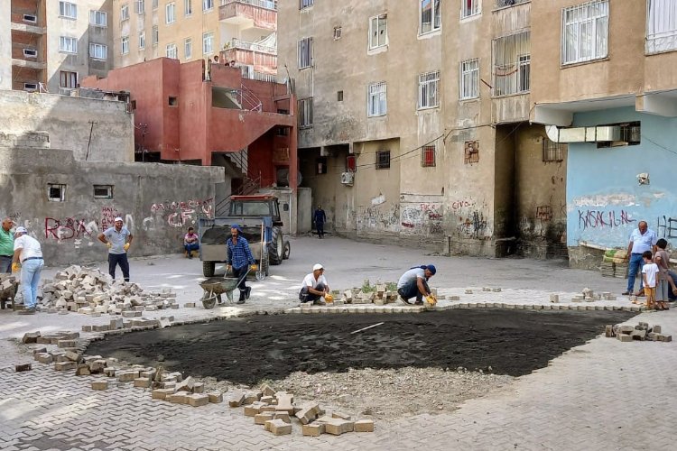 Diyarbakır Bağlar'da dar sokaklar genişletiliyor