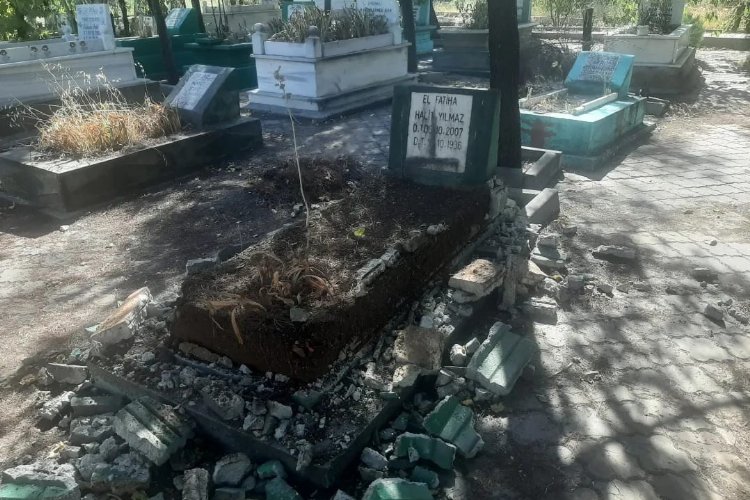 Diyarbakır'da hırsızlar mezarlıklara dadandı!