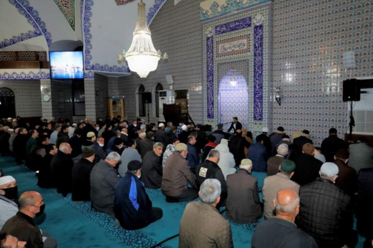Dünya 1’incisi Hafız Muhammed Recep Bursa İnegöl'de cemaatle buluştu 