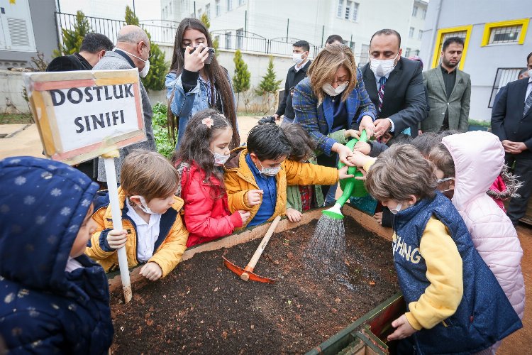 Gaziantep'te 'Sıfır Atık' ile kütüphane yapıldı 