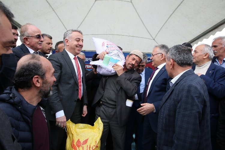 Kayseri Büyükşehir'den tarıma 3 ayda 25 milyon TL'lik 3 bin ton 'tohum' desteği 