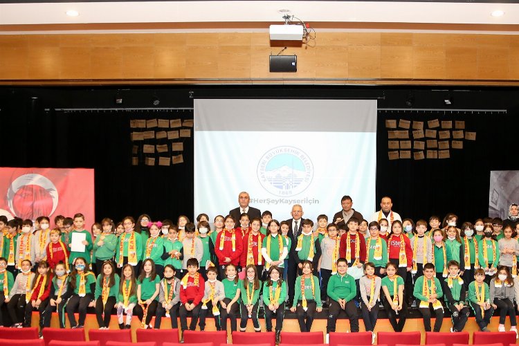 Kayseri'de Başkan Büyükkılıç minik öğrencilerle bir araya geldi 