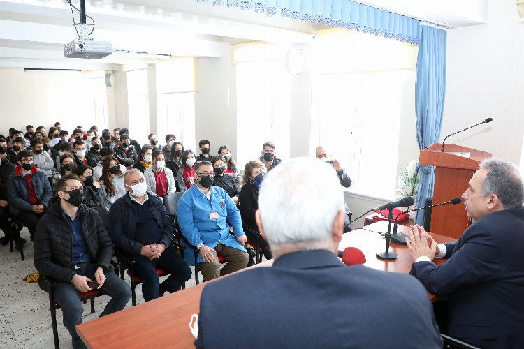 Kayseri Talas'ta Başkan Yalçın 'Kariyer Günleri'ne katıldı 