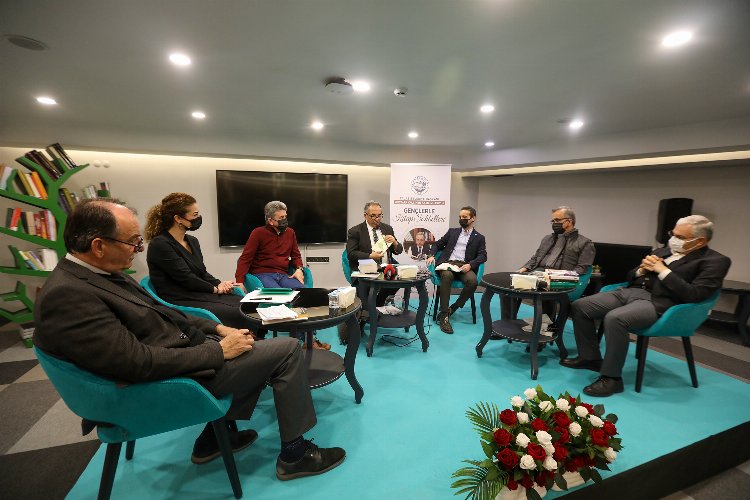 Kayseri Talas'ta “Gençlerle Kitap Sohbetleri” yapıldı 