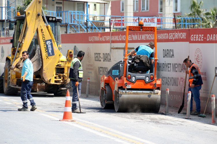 Kocaeli Darıca İstasyon Caddesi’nde yol onarımı