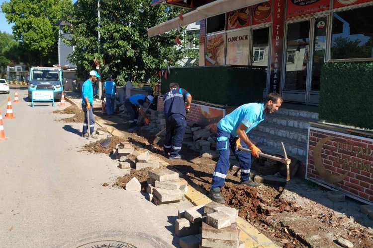 Kocaeli'de vatandaş talep ediyor, Yol Bakım Timi yapıyor