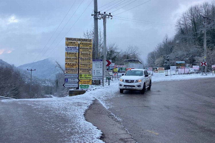 Kocaeli'nde Karla mücadele aralıksız şekilde sürdürülüyor