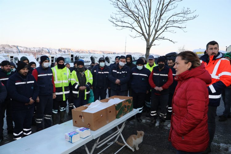Kocaeli İzmit'te Hürriyet, temizlik işçileriyle bir araya geldi