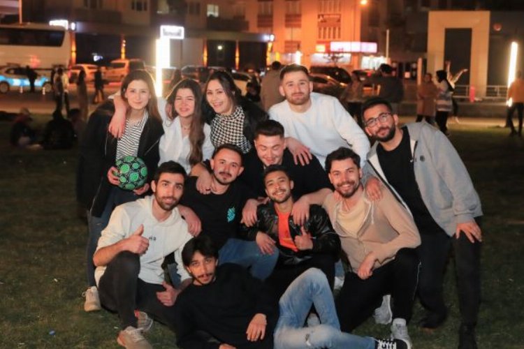 Kütahya'da gençler kaldığı yerden devam