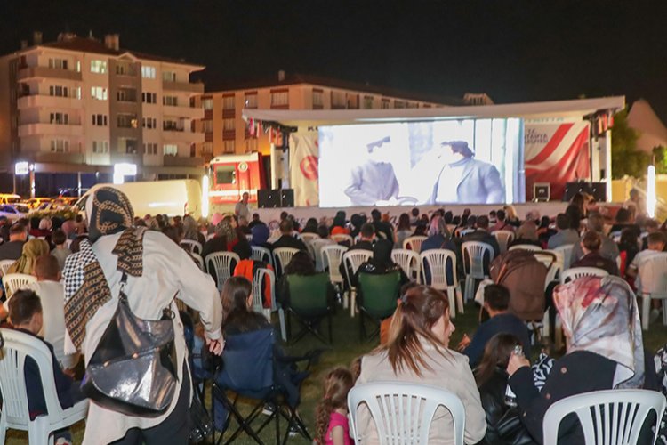 Kütahya'da açık havada sinema keyfi