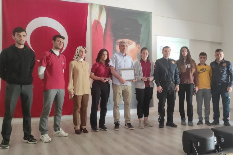 Manisa Ahmetli'de gençler 'ateşin kahramanları'yla tanıştı