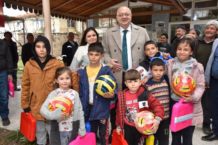 Manisa'da günün son fotoğrafı çocuklarla 