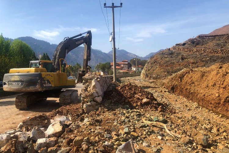 Marmaris ve Bodrum’da zarar gören dere duvarları tamir ediliyor