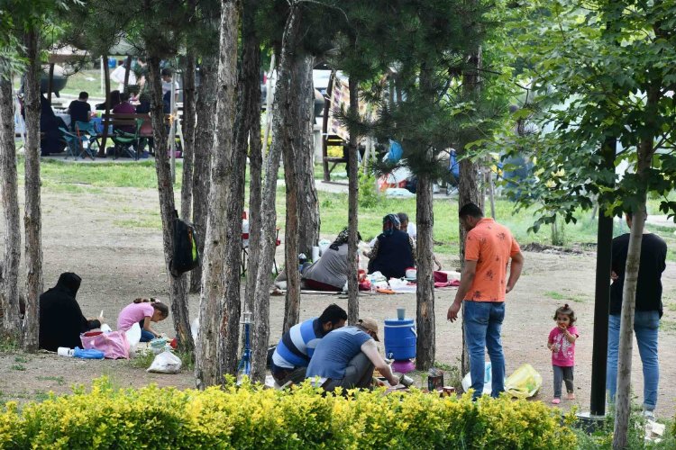 Parklar Başkentlilerin vazgeçilmez mekânları oldu