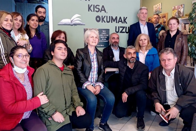 Saymaz Rize Bizum Kitap'ta, kitaplarını imzaladı
