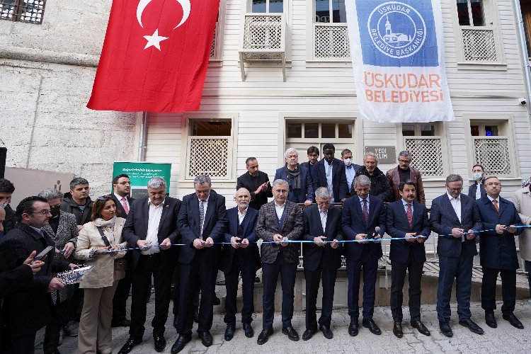 İstanbul Üsküdar'daki kütüphane gençlerden ilgi görüyor