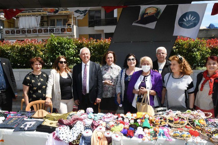 İzmir Karabağlar'da Anneler Günü Kermesi